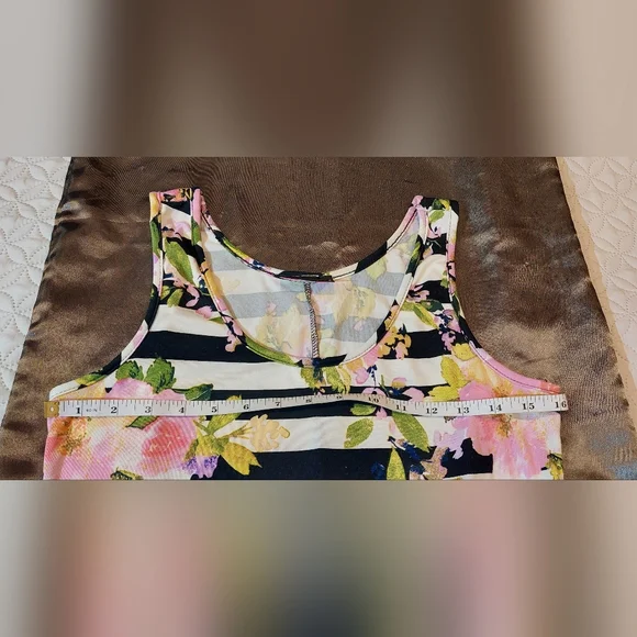 Discreet Black and White Striped Floral Dress - Picture 8 of 9